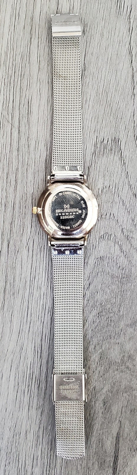 Skagen Denmark 32SGSC Women’s Watch Ultra Slim Silver Gold Tone Mesh Band Quartz