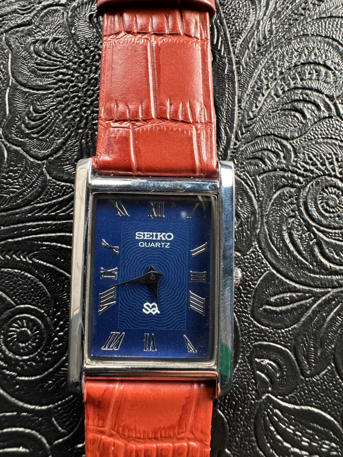 RARE BLUE Vintage Seiko Slim Quartz Gentlemen’s Wrist Watch
