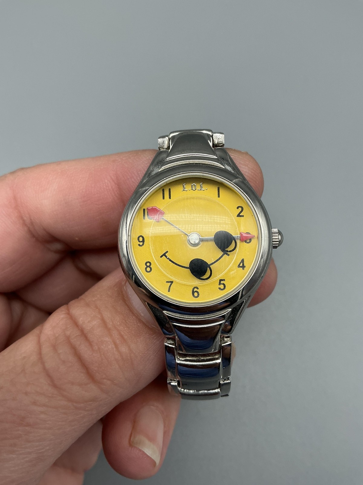 Vintage L.O.L Lots Of Love Womens Watch 25mm Yellow Smiley Dial New Battery 7.5″