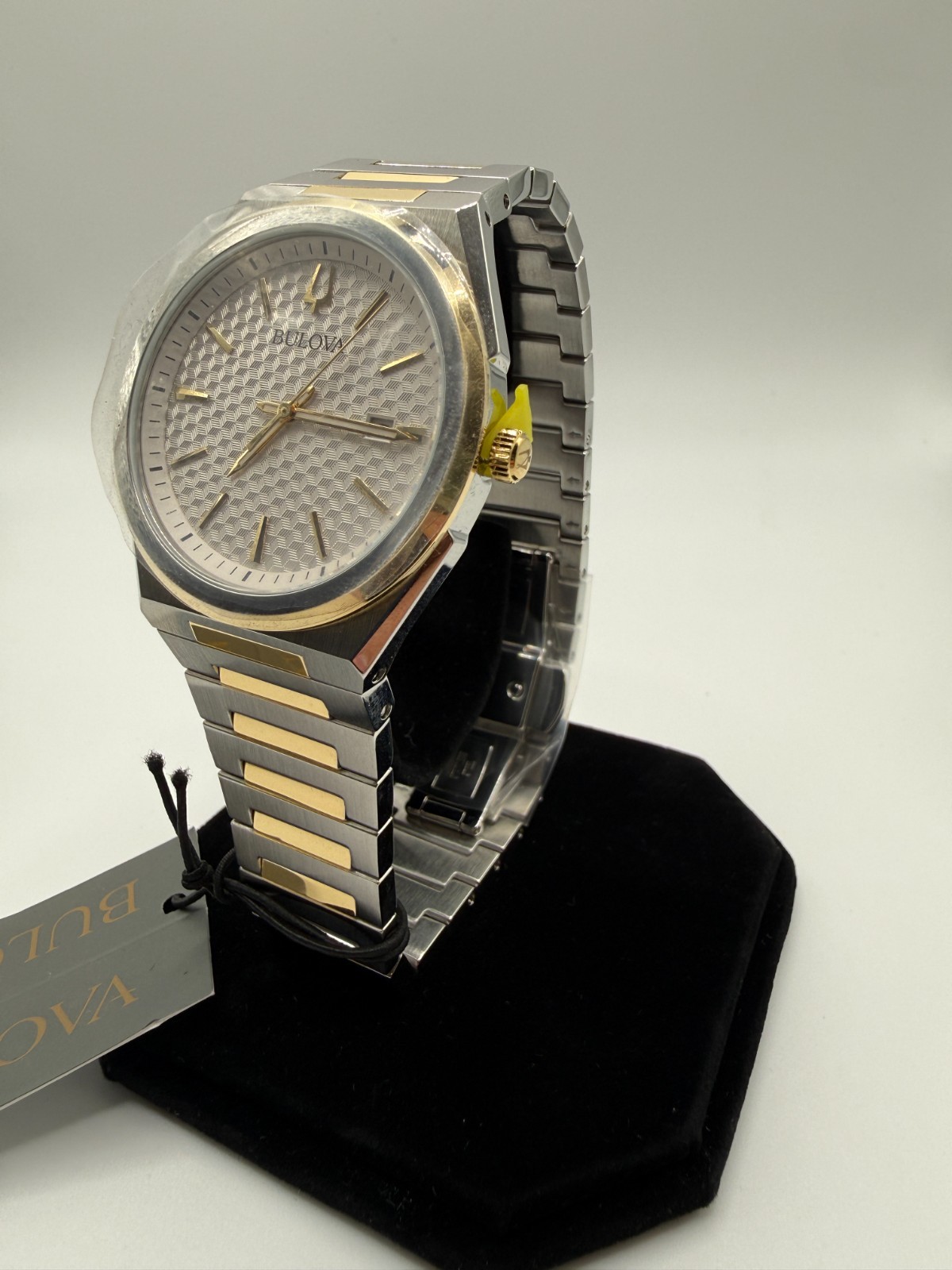 Bulova Classic Two-Tone Stainless Steel Quartz Men’s Watch 98B424 NEW