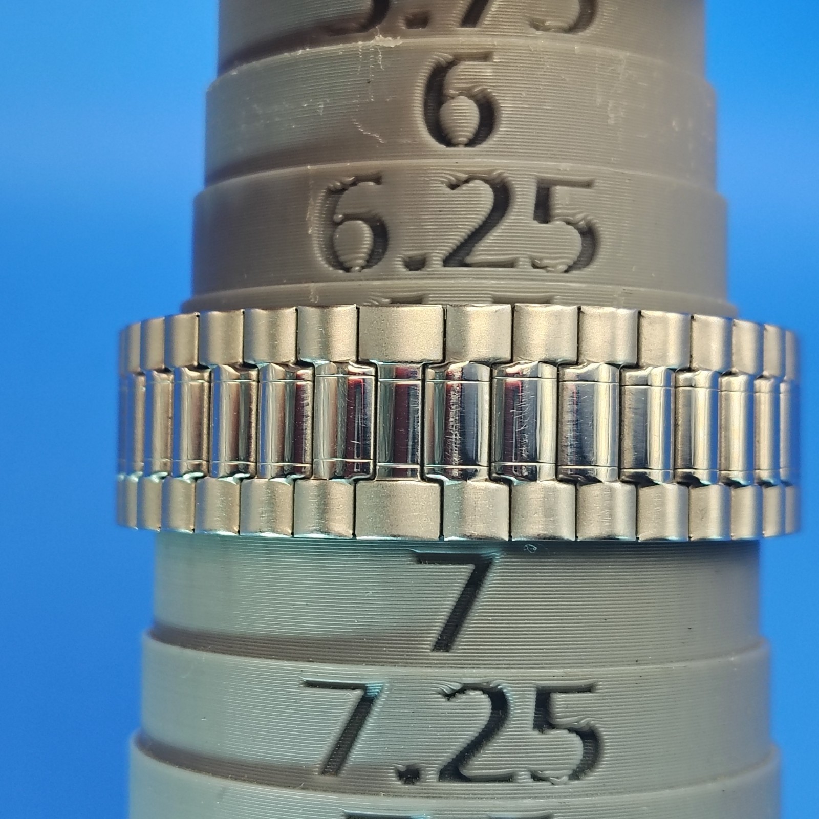 Vintage 2014 Timex Day-Date Blue Sunburst Dial 36mm Mens Quartz Watch Restored