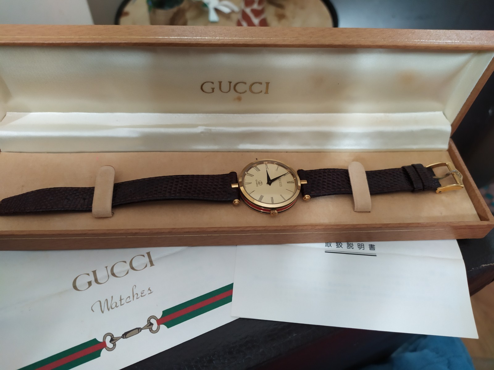 Vintage Gucci 2000M Sherry Line Men/Women Watch, Working battery, gold dial
