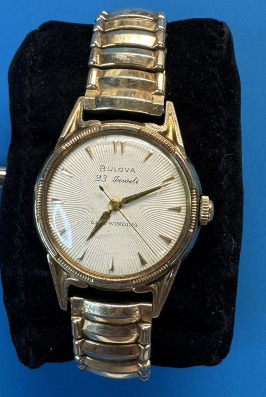 Vintage Bulova Men’s 23 Jewel Self-Winding Automatic 32mm Wristwatch