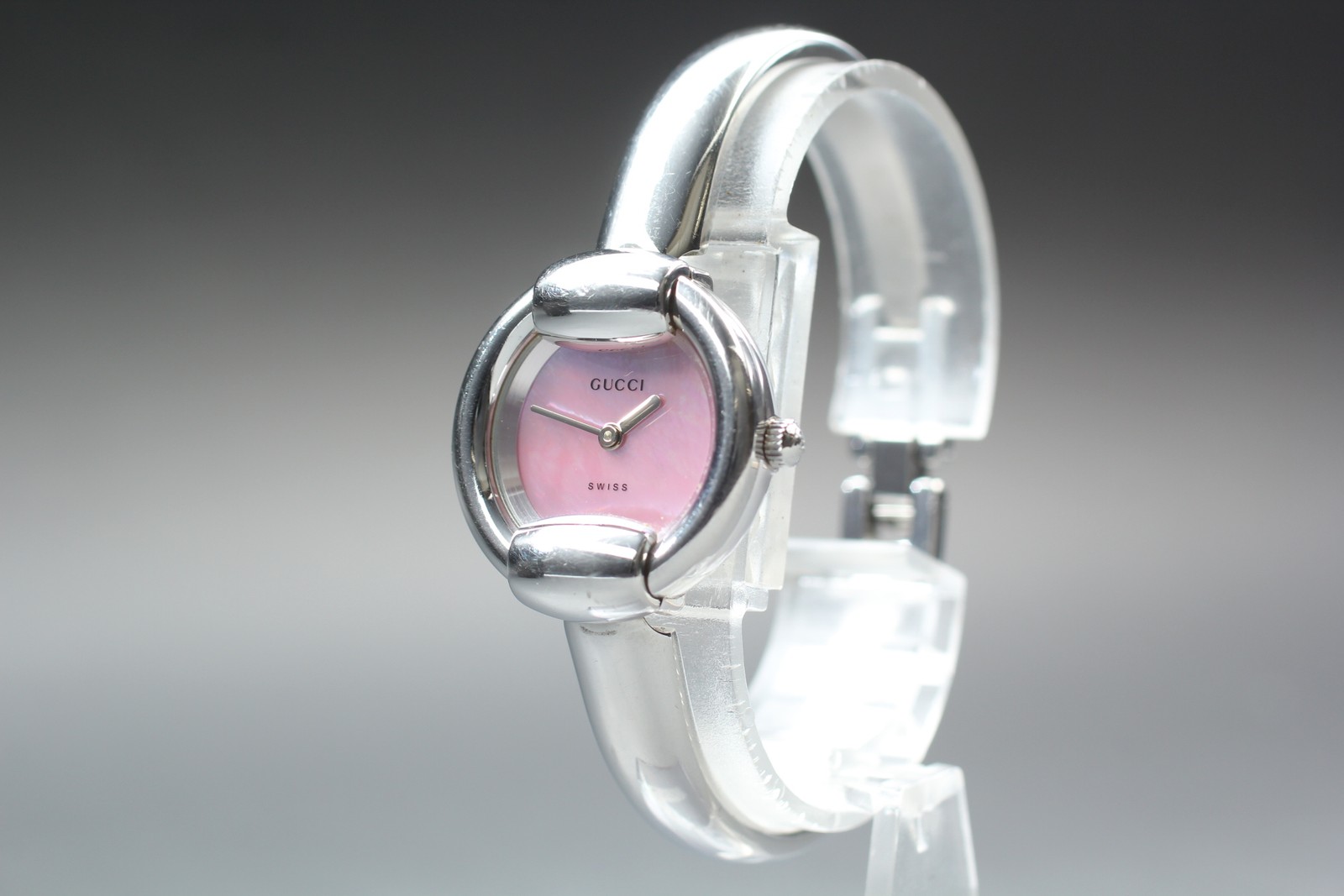 [Near MINT] Vintage GUCCI 1400L 25mm Pink Shell Dial Qz Women’s Bangle Watch