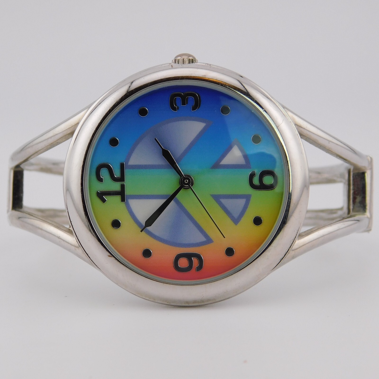 Peace Sign Silver Tone Quartz Analog Women’s Watch Sz. 6 1/4″ New Battery