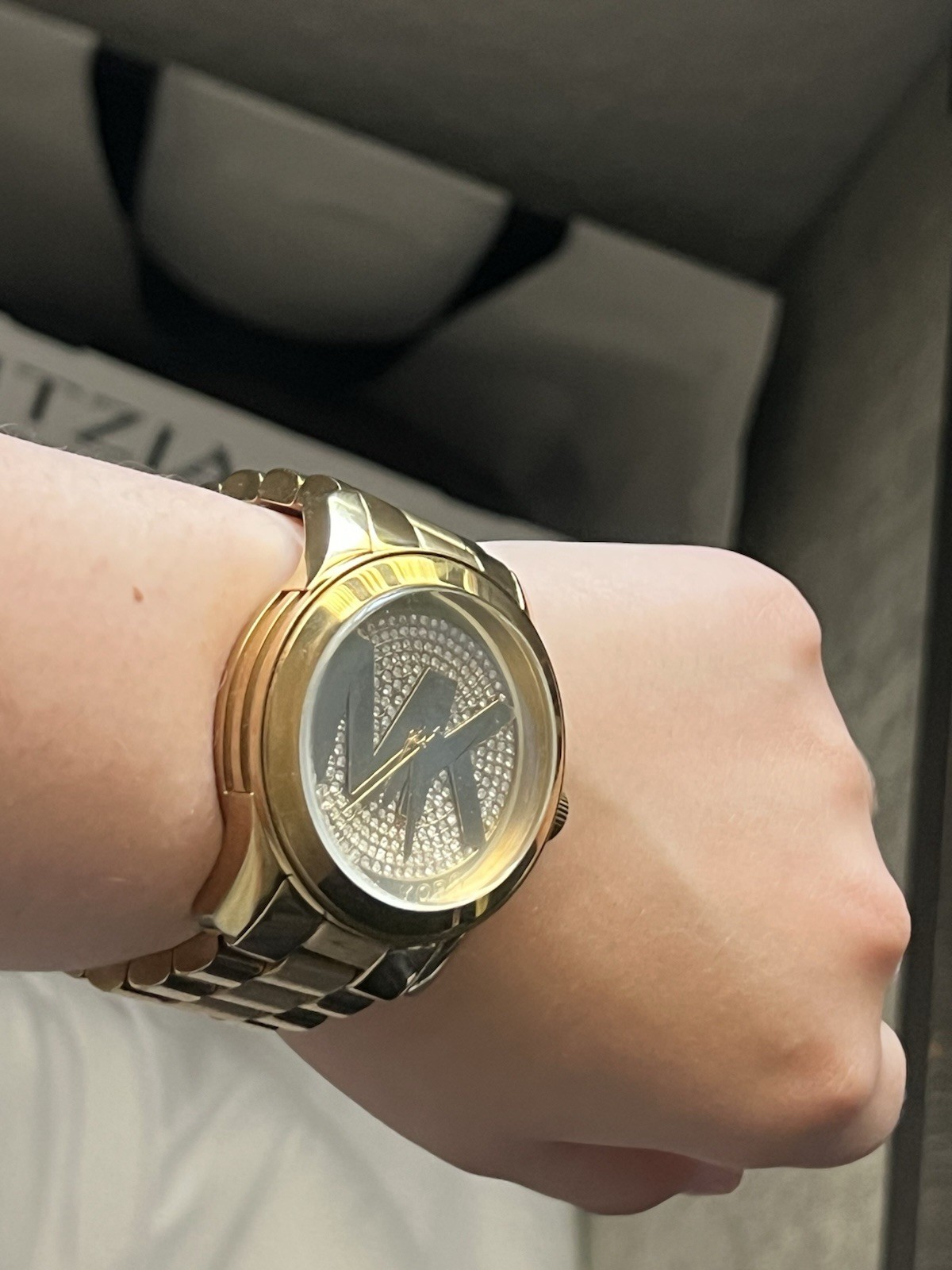 Michael Kors Runway MK5706 45 mm Good Dial Crystal Pave Fashion Wristwatch