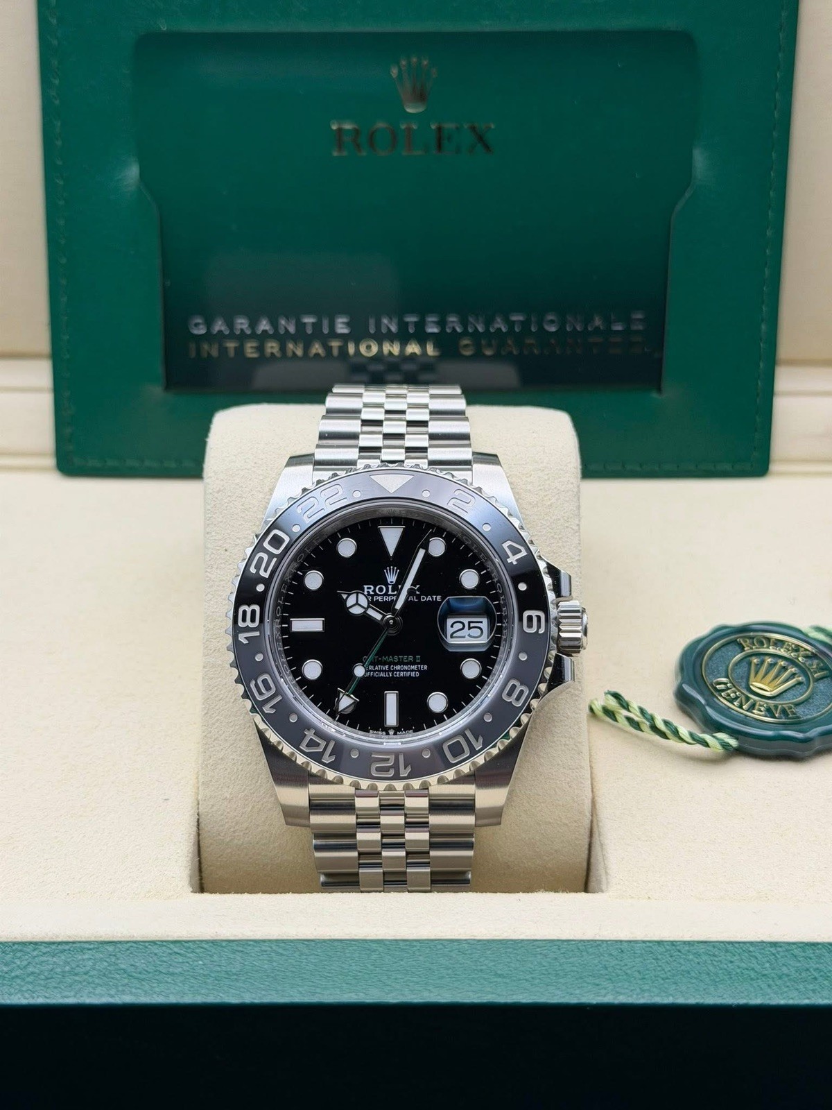 Rolex GMT Master II Bruce Wayne – 126710GRNR Jubilee – Box And Papers