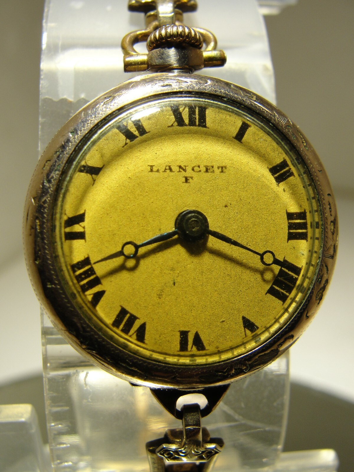LADIES VINTAGE DUECO WATCH 15 JEWEL 2 ADJ. MANUAL WIND, SOLD AS IS NONE WORKING
