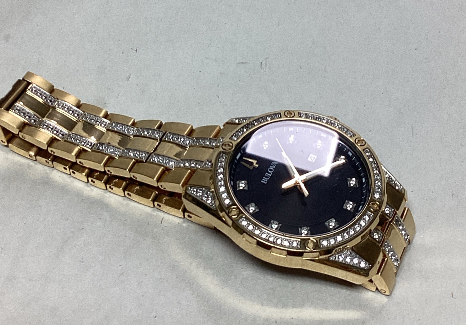 Bulova Men’s Crystal BUL Quartz Gold Stainless Steel Calendar Watch 43 MM 98K107