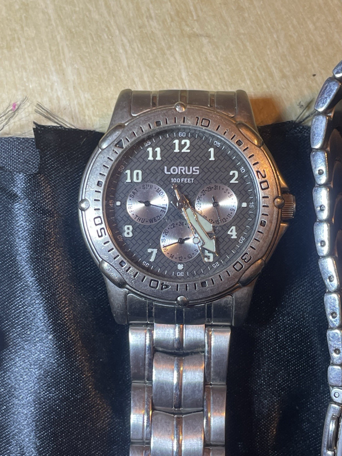 Lorus Sports Water 100M Resist Alarm Chronograph Men’s Quartz Watch NATO Strap