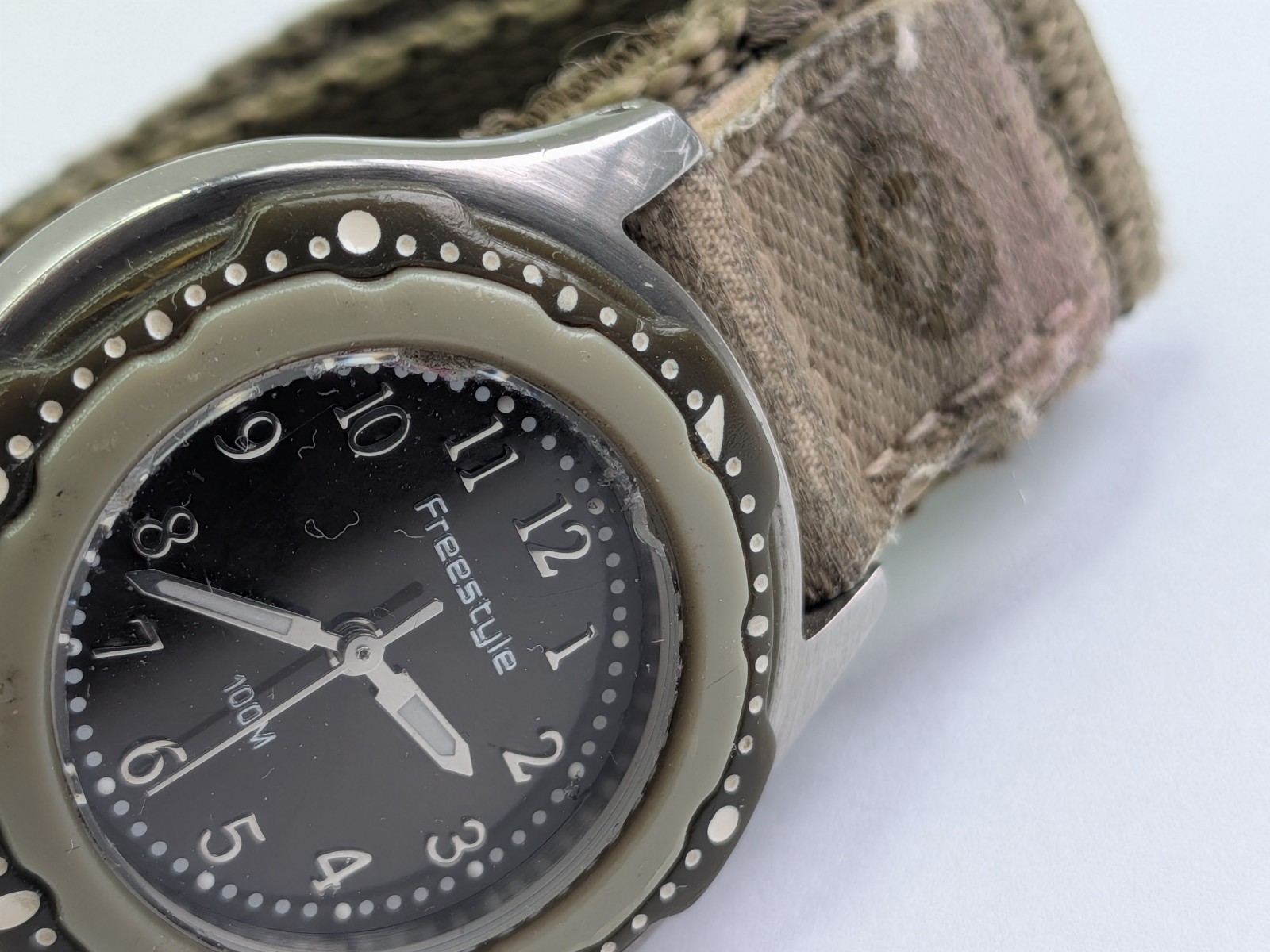Vintage 1990’s Freestyle Rage 77136 Women’s Diver’s Watch – New Battery