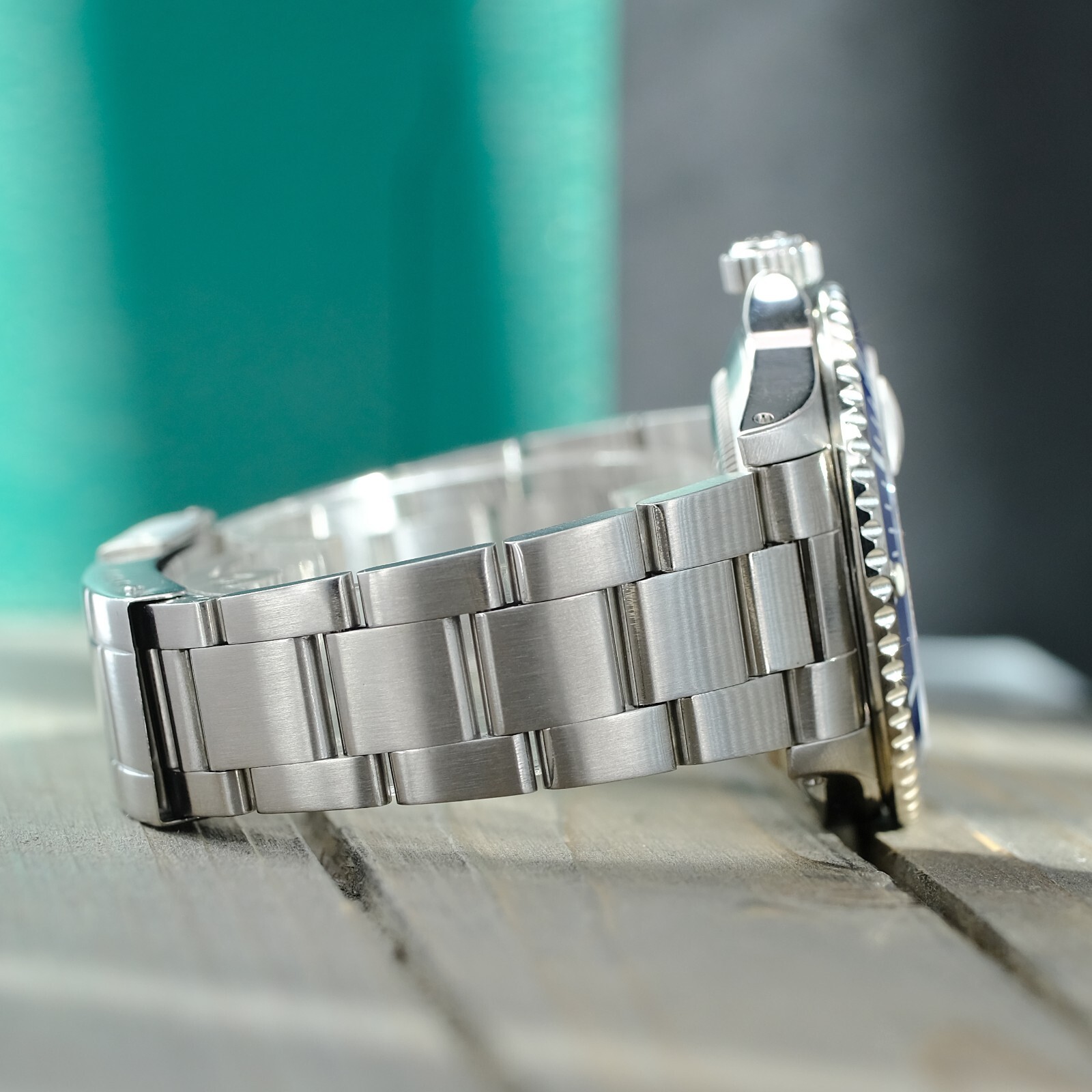 ROLEX SUBMARINER 16610 WATCH STAINLESS STEEL BLUE DIAL & INSERT OYSTER BAND.