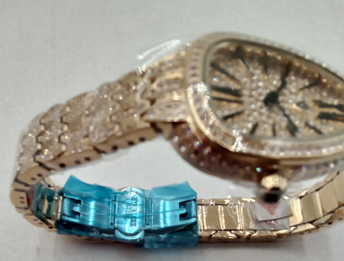 Christian Van Sant Women’s Watch Amore Quartz Gold Dial Bracelet