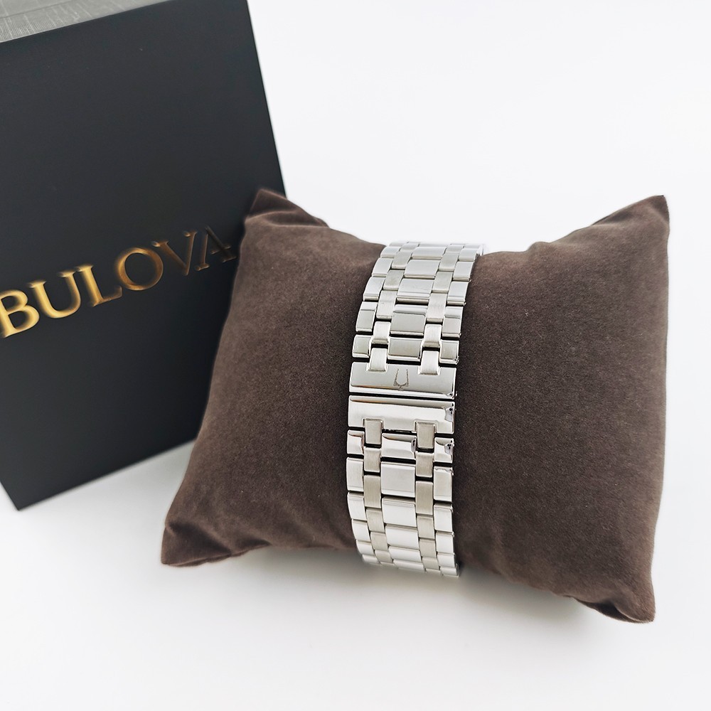 Bulova 96B261 Classic Gray Dial Silver-Tone Bracelet Men’s 40mm Quartz Watch