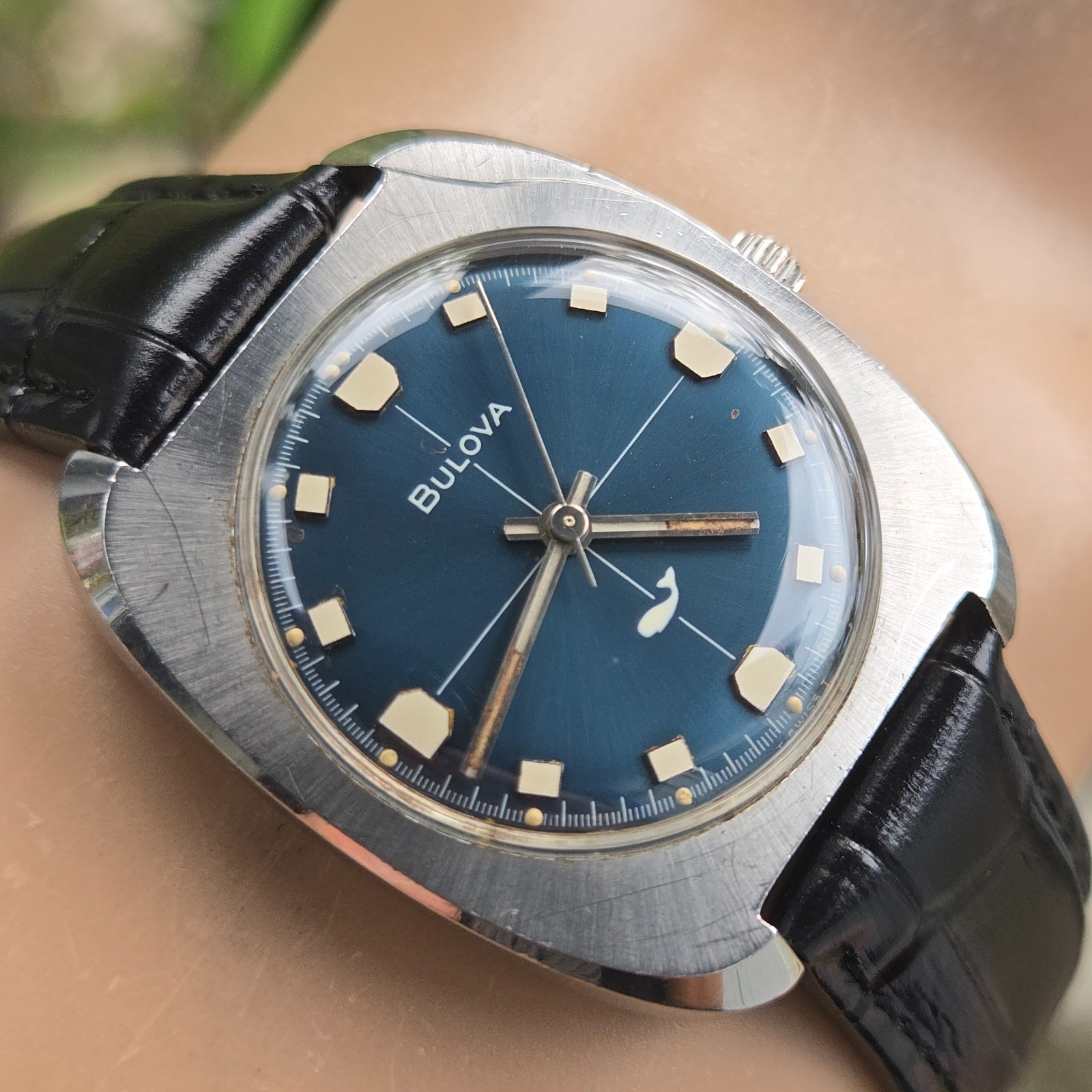 Vintage BULOVA Seaking men’s manual wind watch Blue Crosshair dial 1970