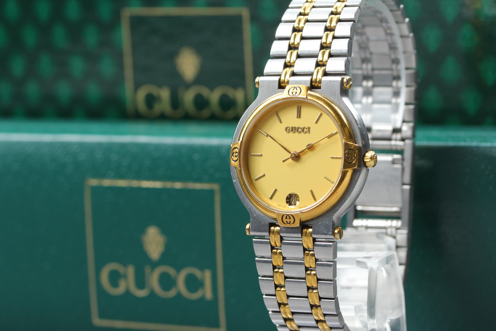[Near MINT w/ Box] Vintage GUCCI 9000M 31mm Gold Dial Qz Date Men’s Watch
