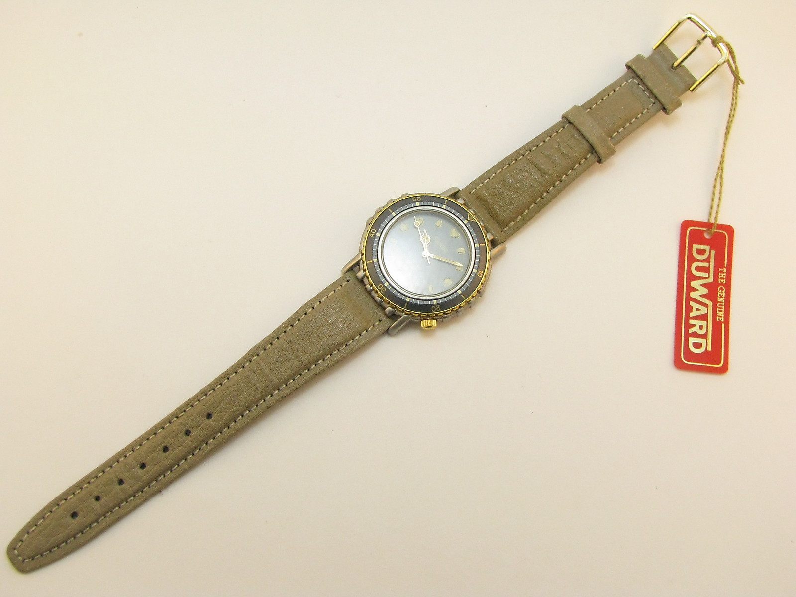 VINTAGE DUWARD Quartz movement ETA 555 415