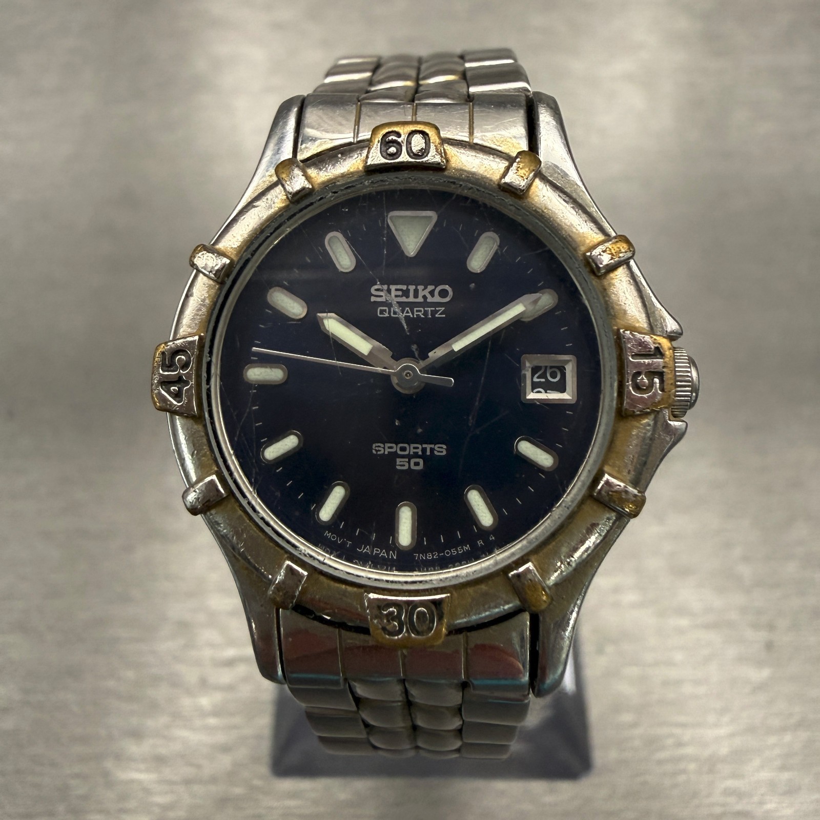 Seiko Sports Watch Women 25mm Blue Dial Silver Tone Date Round 7N82-0261 New Bat