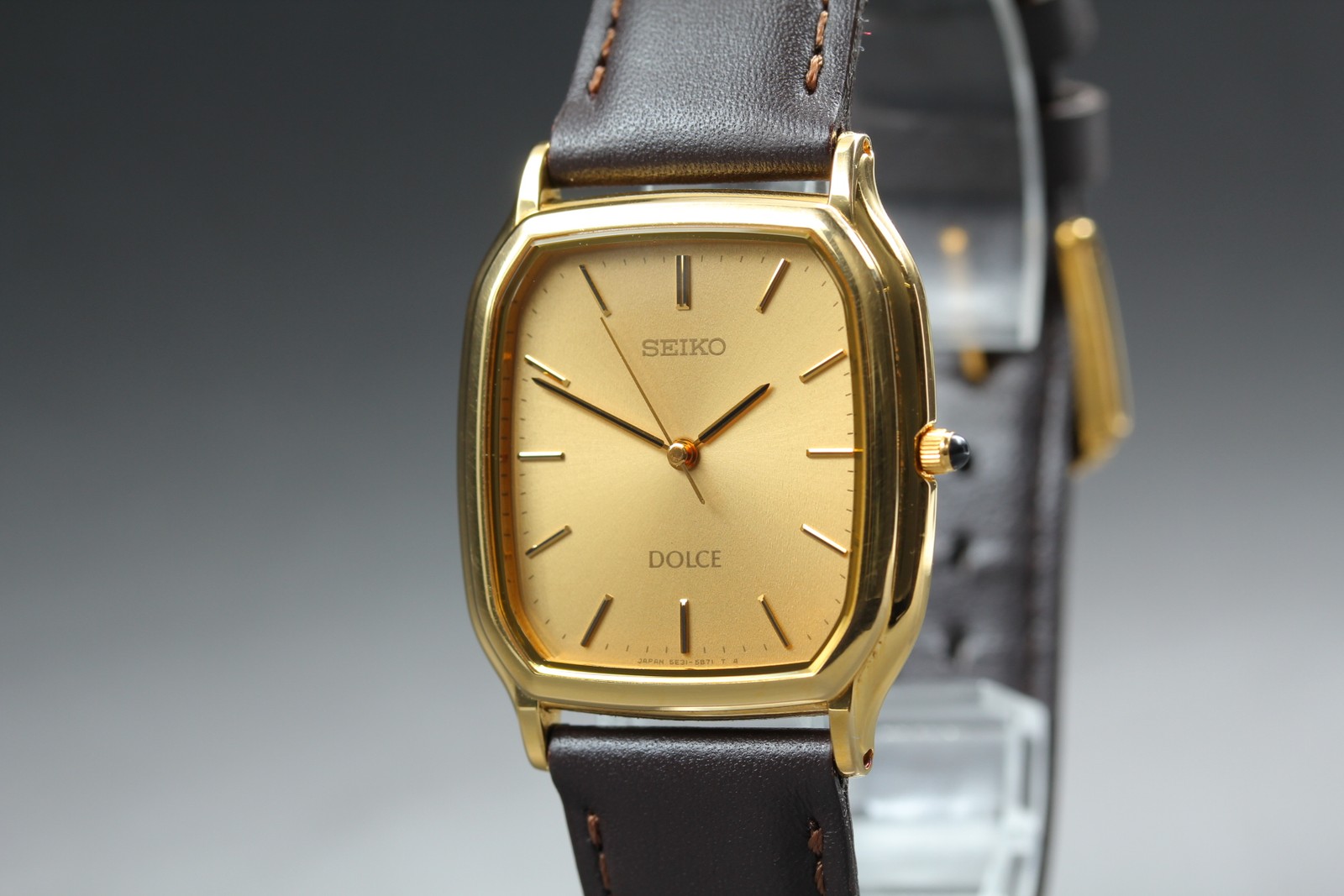 [Vintage 1996 Near MINT] SEIKO Dolce 5E31-5B30 28mm Gold Dial Quartz Men’s Watch
