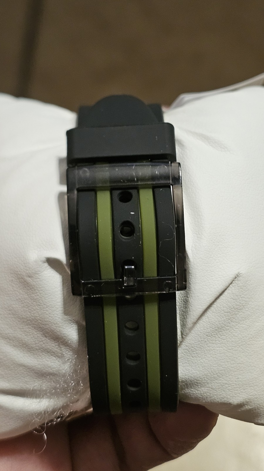 Invicta Subaqua Men’s 44mm Quartz Black Dial Diver 100m Black/Green Rubber Box