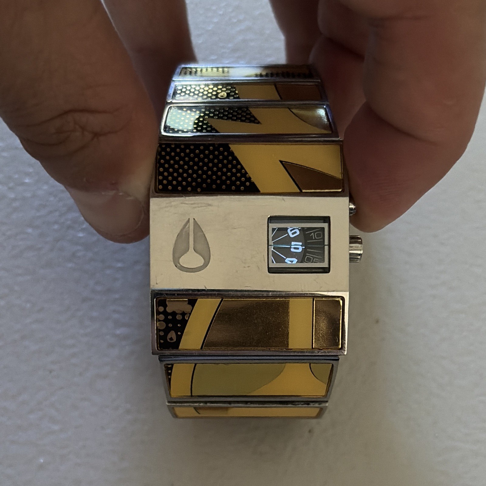 Nixon The Rotolog Digital Quartz Wristwatch Stainless Steel Bracelet 30m.