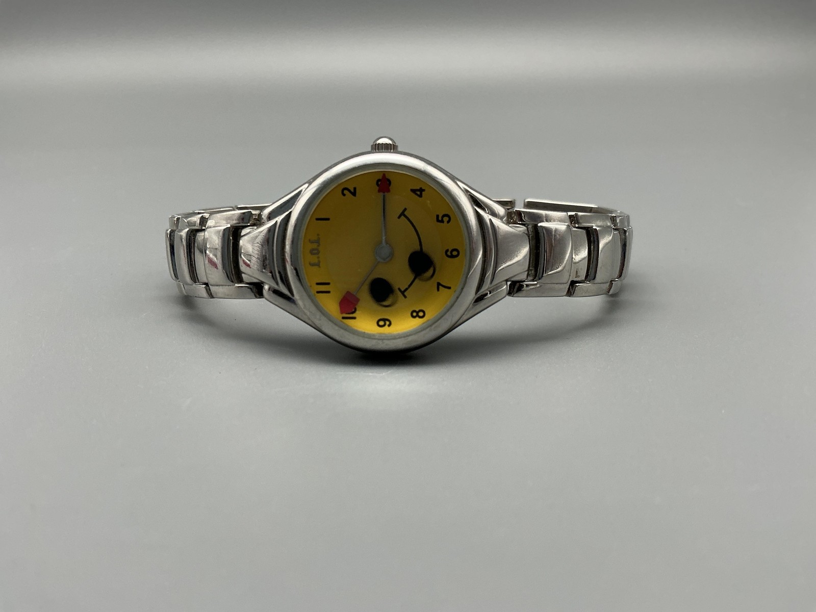 Vintage L.O.L Lots Of Love Womens Watch 25mm Yellow Smiley Dial New Battery 7.5″
