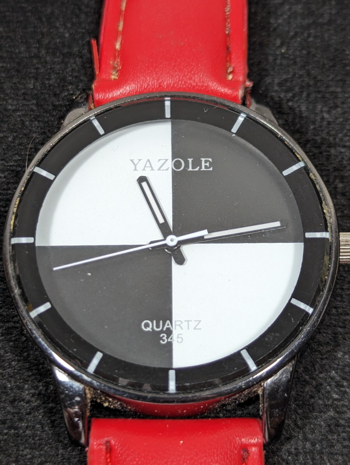 Yazole Black White Dial Round Case Red Leather Band Watch