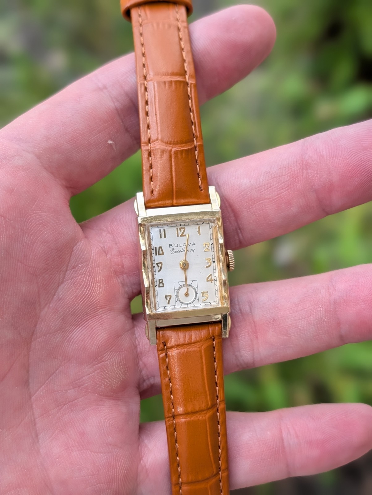 Vintage 1951(L1) Bulova Excellency 10k Gold Filled Mens Tank Watch Running