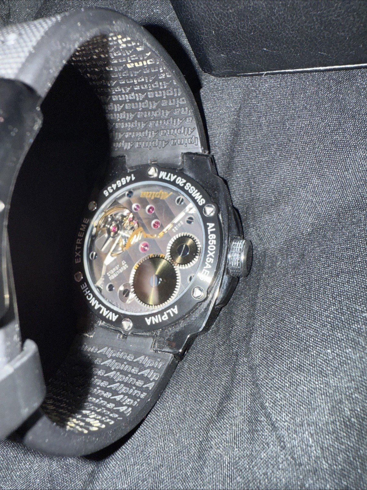 ALPINAAvalanche Extreme Black Dial Black Rubber Men’s Watch AL650LBBB5FBAE6