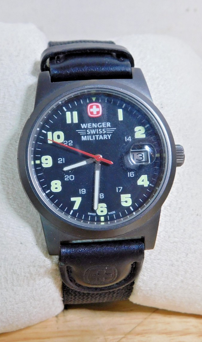Wenger Swiss Military Field Mens Watch 38mm Black Dial Date New Battery, 7/32