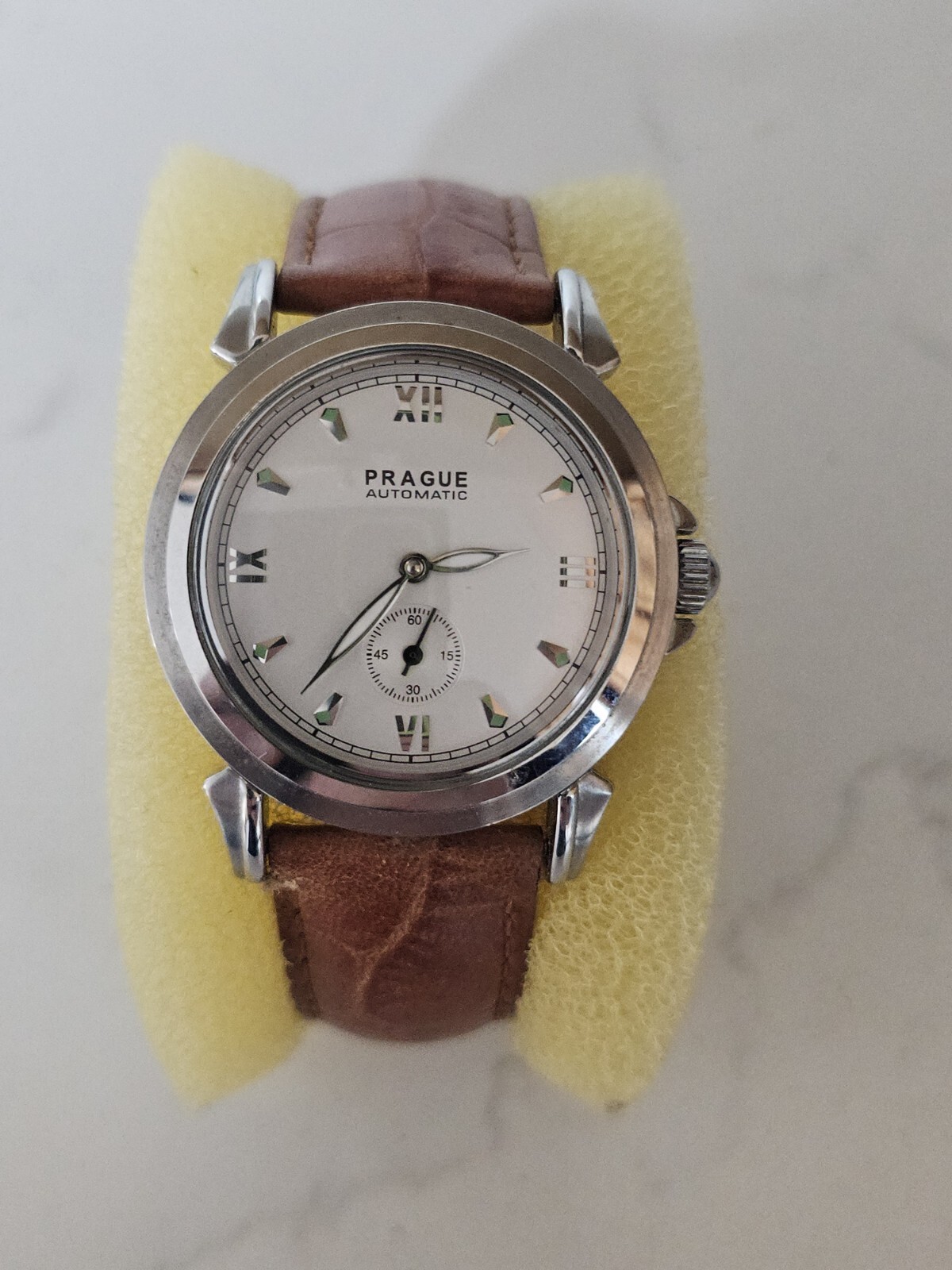 Prague Automatic 22 Jewels Men’s Wristwatch Exhibition Back 49011
