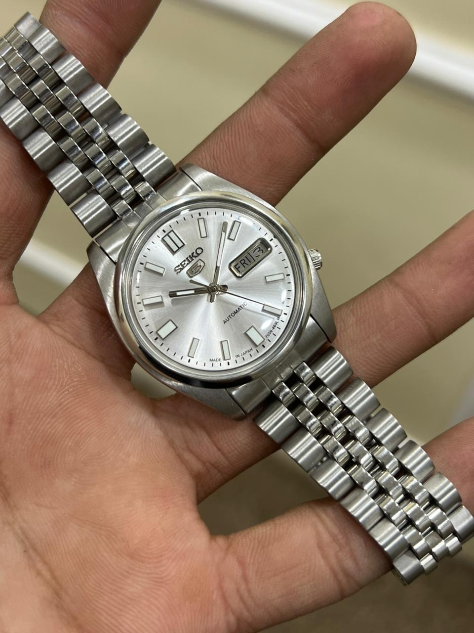 Seiko 5 Automatic White Dial Mens Watch Japan Made 7009