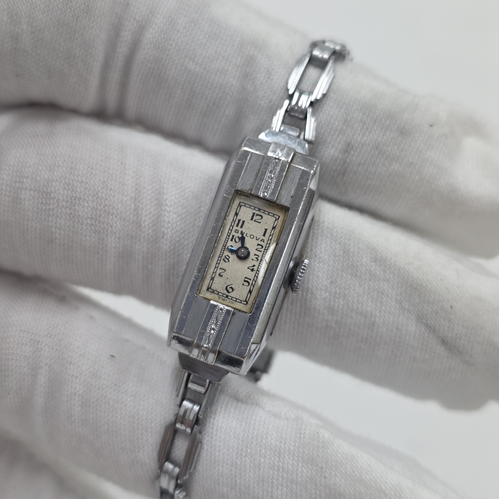 Vintage Art Deco BULOVA Ladies Petite Watch Swiss Cal 4AF Mechanical Wind Up