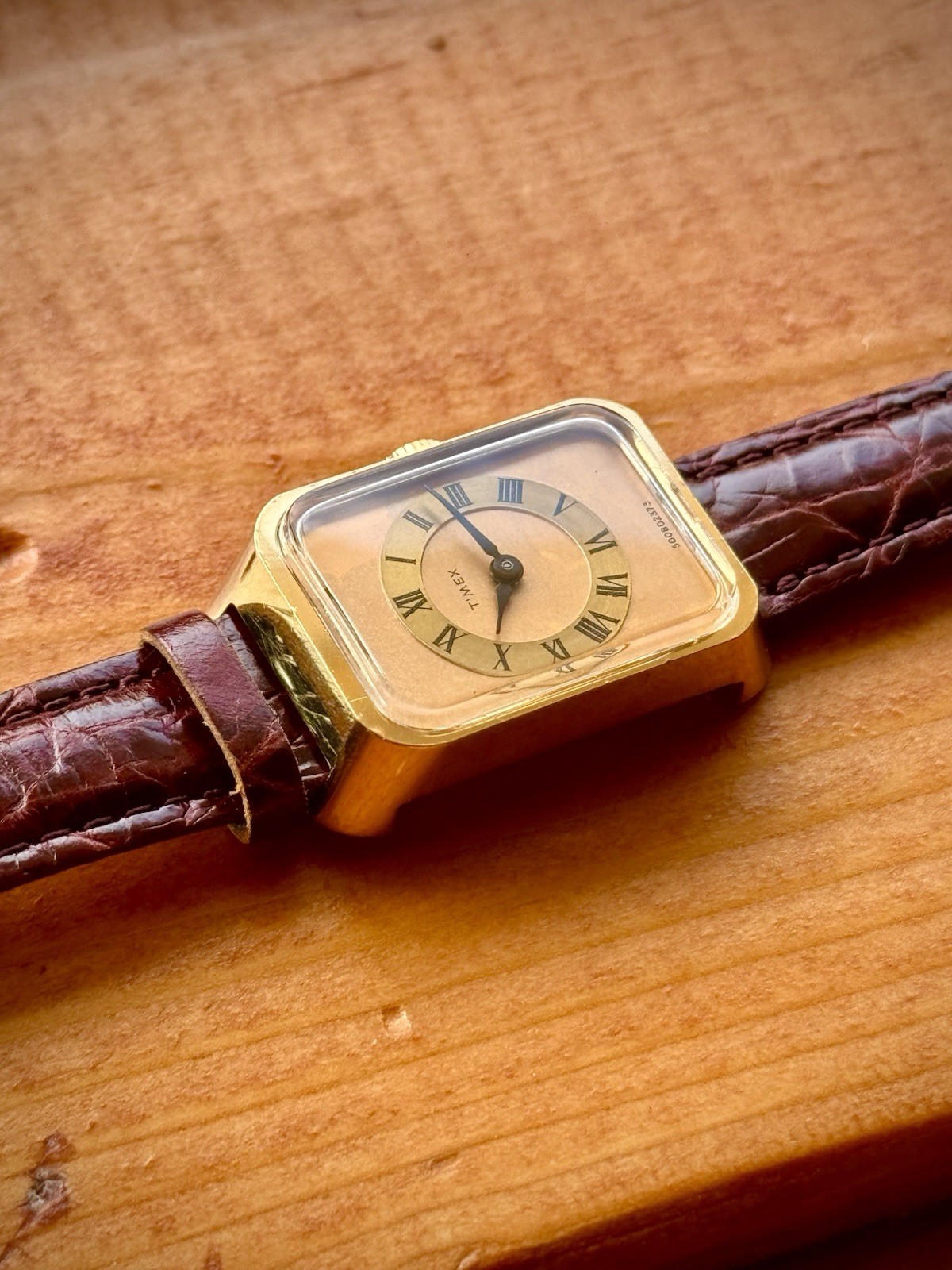 Rare Vintage Timex 1973 Women’s Dress Watch Gold Tank | Running New Band