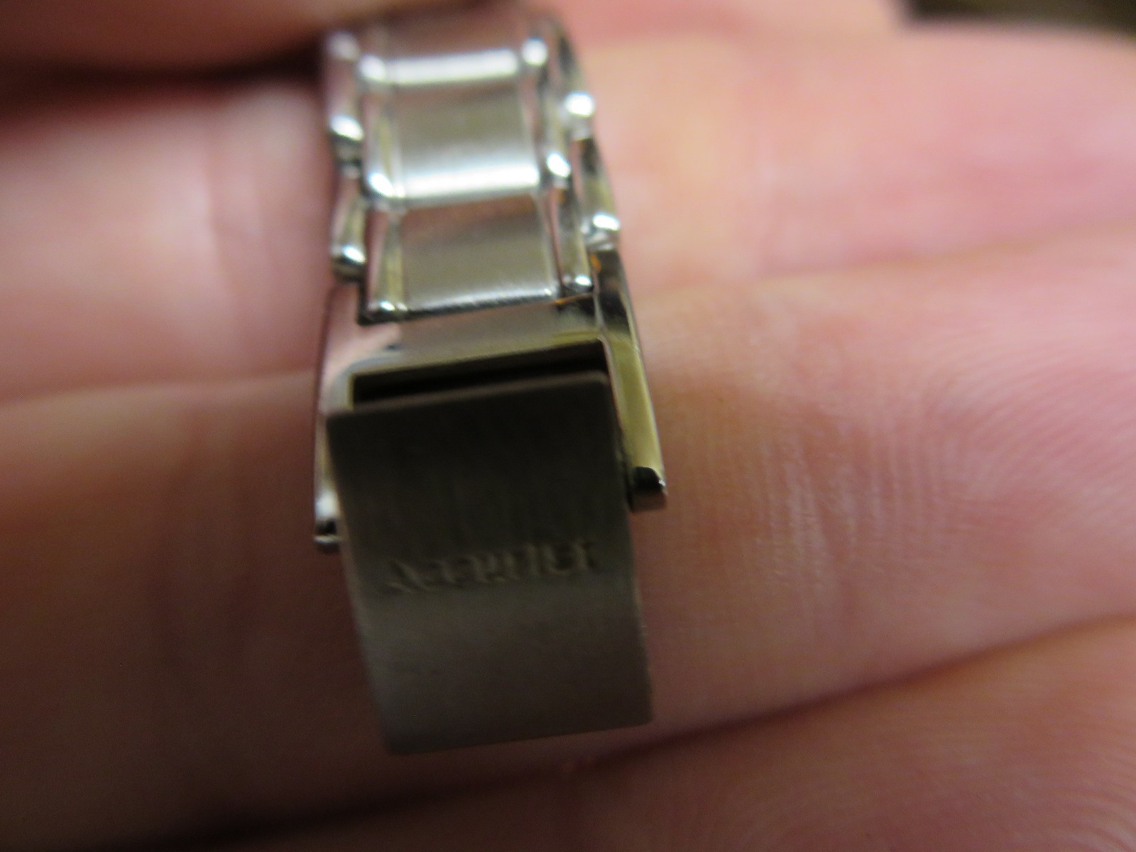 Ladies Accurist Diamond Quartz Bracelet Watch LBJD08