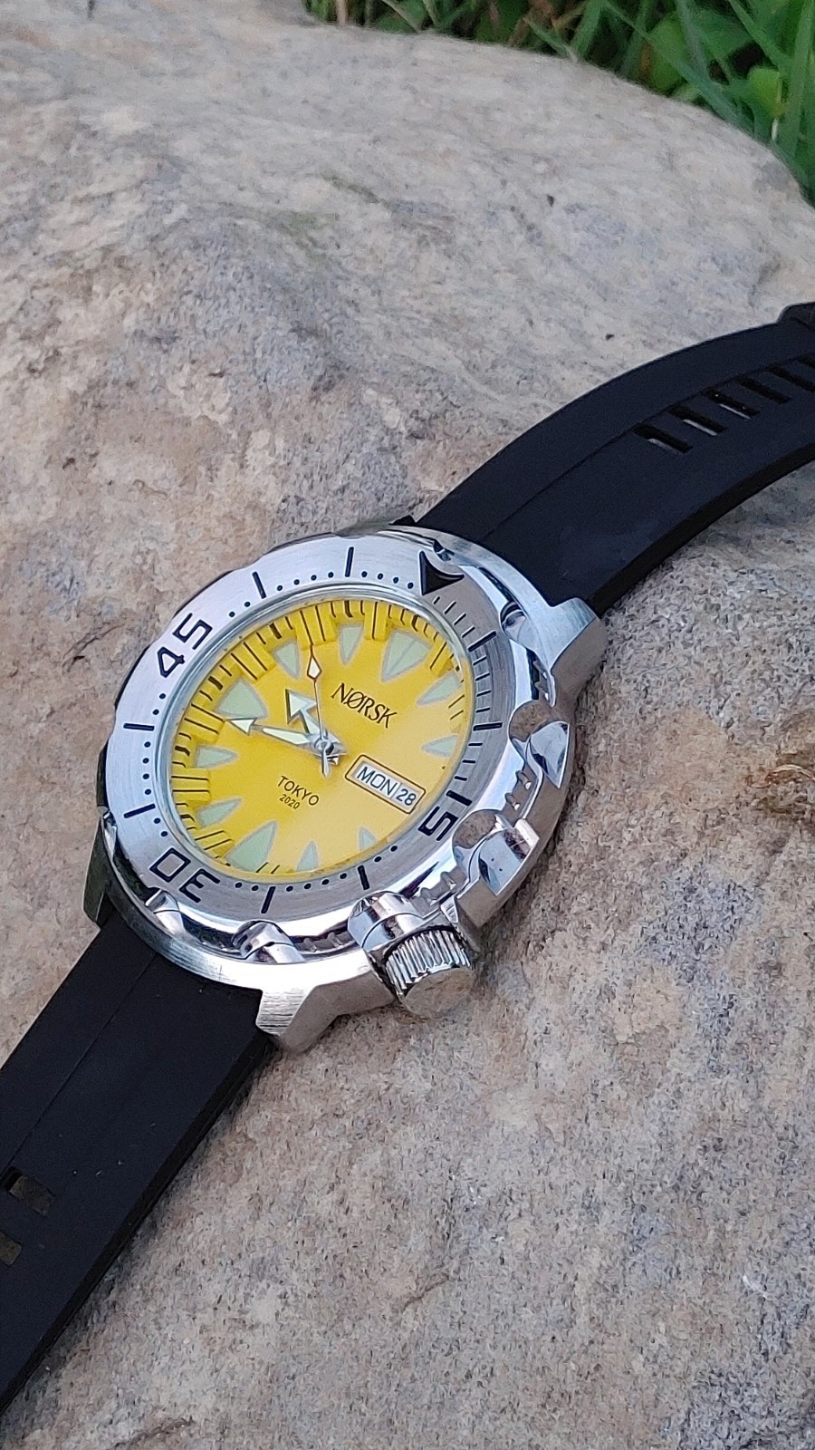 Sea Monster Diver Watch 2020 Olympics Norsk Citizen Movement Yellow Dial