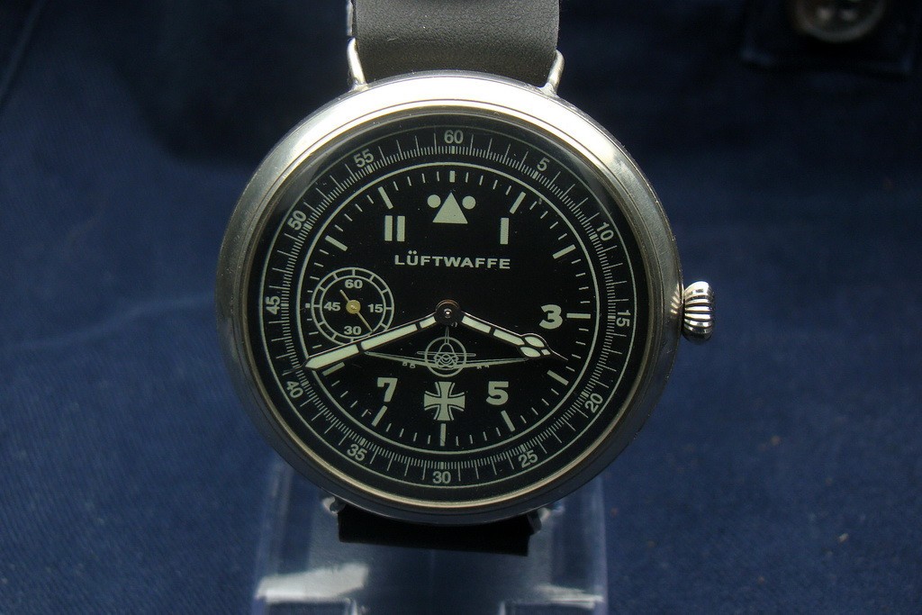 GERMAN PILOT LUFTWAFFE MILITARY WATCH WAR2 WW2 TYPE serviced working w strap 8