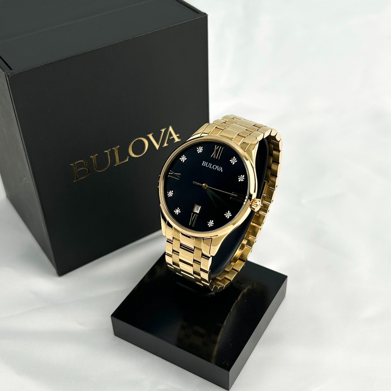 Bulova 97D108 Classic Diamond Black Dial Gold-Tone Bracelet Men’sQuartz Watch