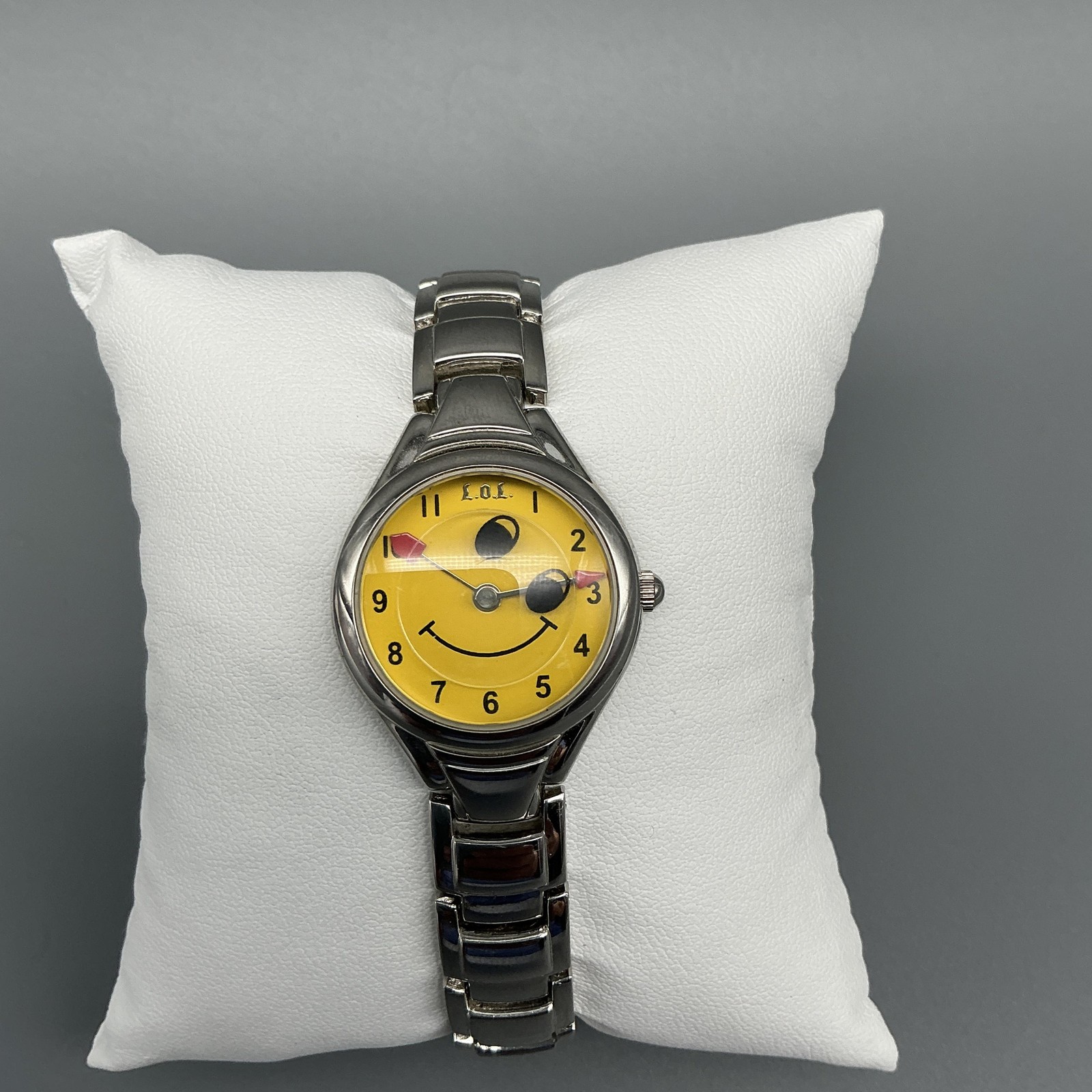 Vintage L.O.L Lots Of Love Womens Watch 25mm Yellow Smiley Dial New Battery 7.5″