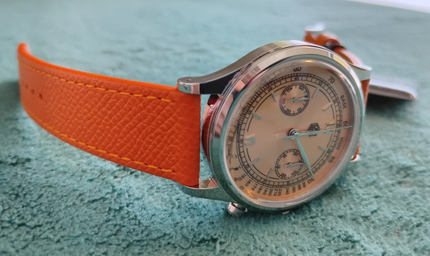 Stunning Sunray Salmon Dial 38mm San Martin VK64 “Mechaquartz” GADA Chronograph!