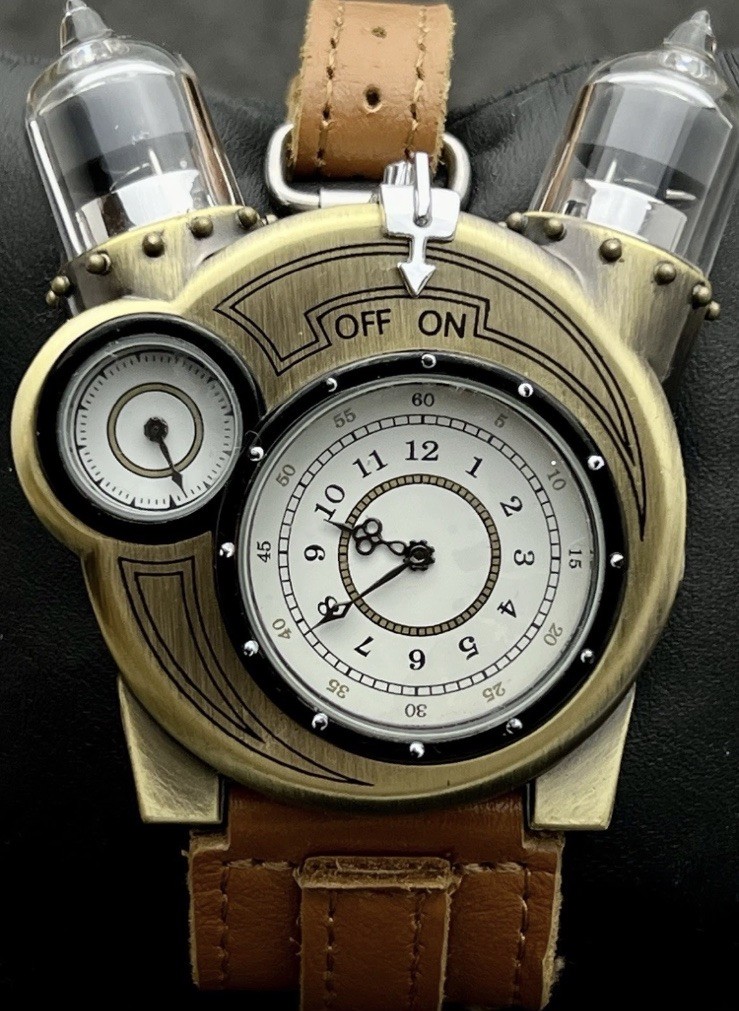 New ThinkGeek Men’s 50mm TESLA WATCH Steampunk Styled Gold Tan Leather Quartz