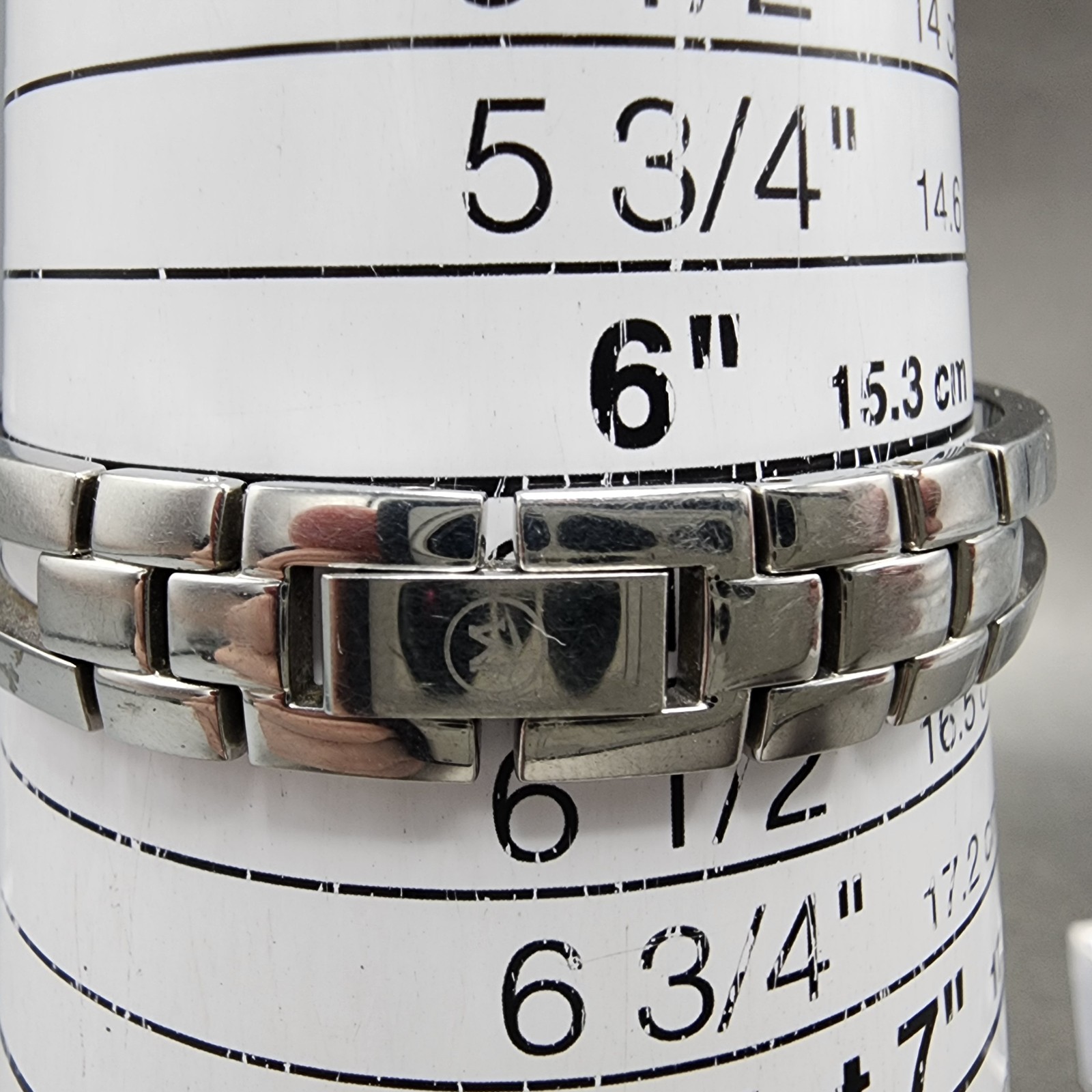 Movado Amorosa Watch Women 24m Black Dial Silver Tone Round 84 E4 1842 NewBatDBA