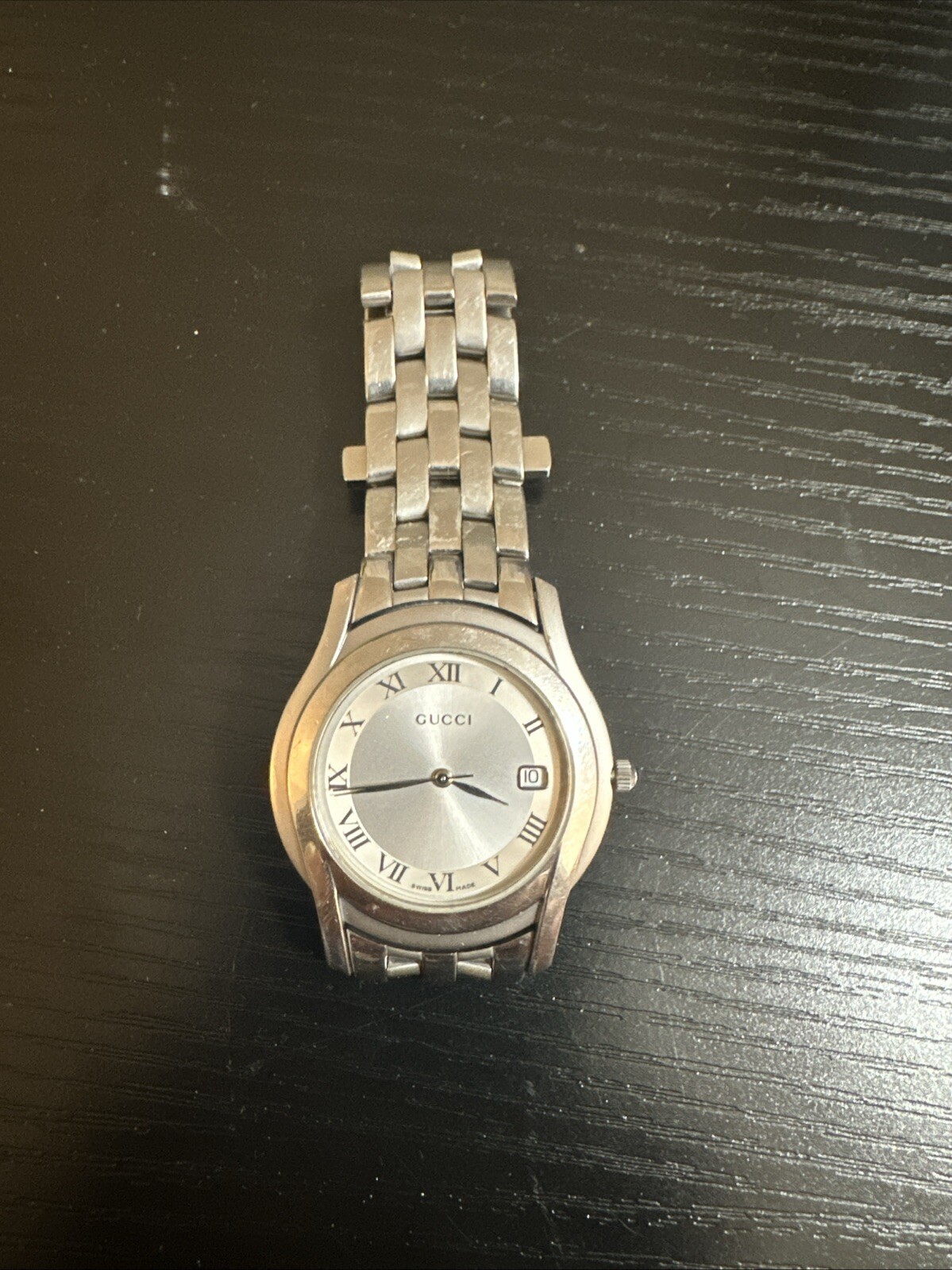 GUCCI 5500M Watch Silver Silver Dial Swiss Made (Pre-Owned).