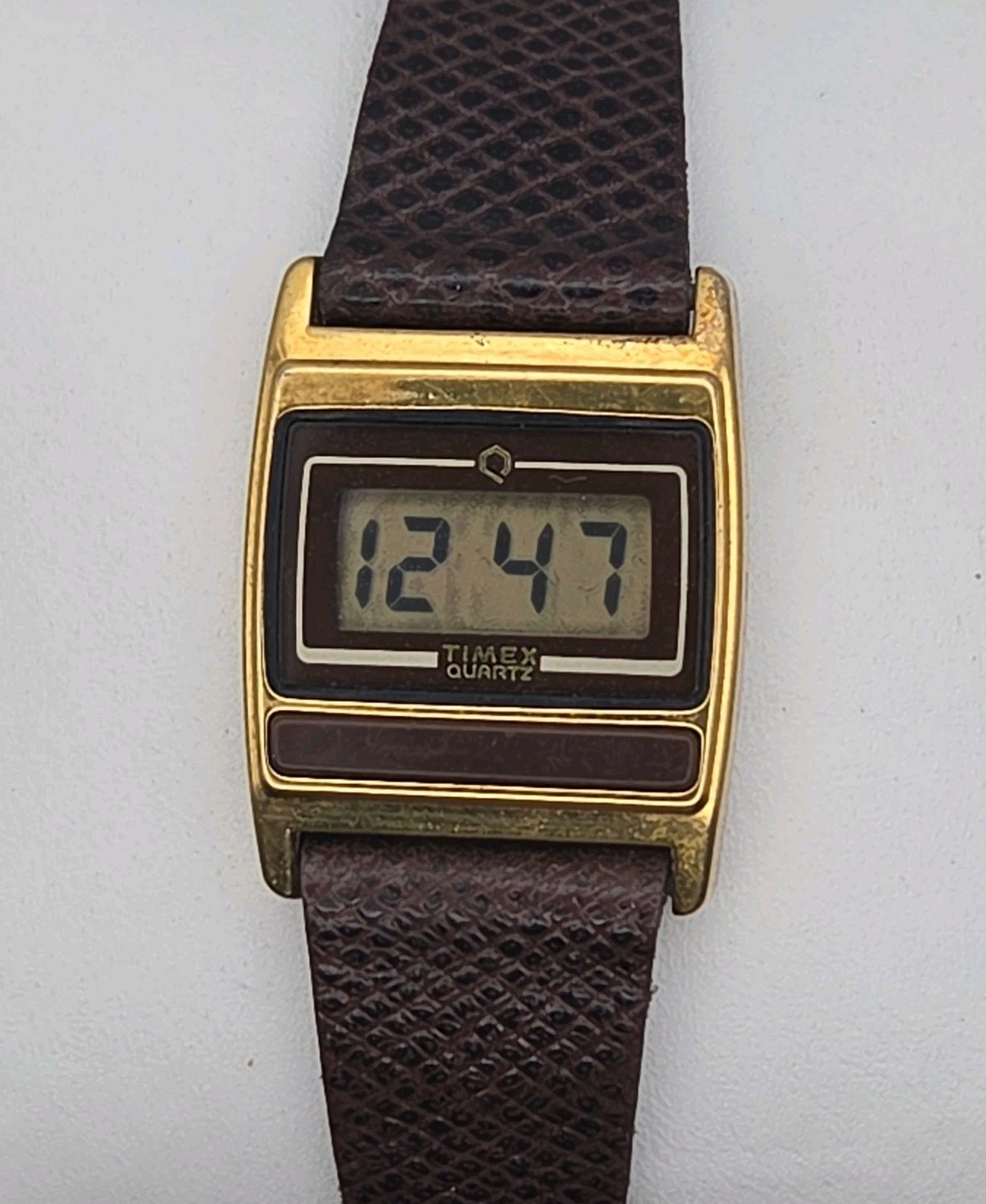 Vintage 1980s Timex Command Bar LCD Quartz Watch Brown & Gold Colored