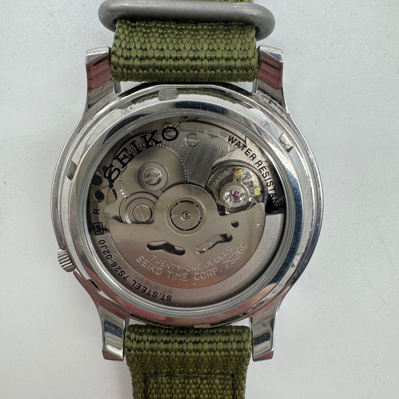 Seiko 5 Automatic SNK805 Green Dial Military Field Watch 7S26-02J0 21 Jewels