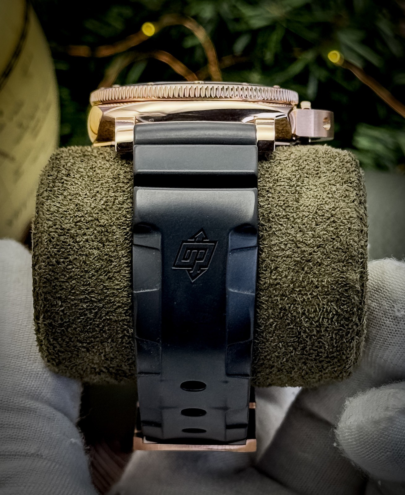 Panerai Submersible Rose Gold Goldtech 42mm – PAM00974 – B&P – MSRP $31,900