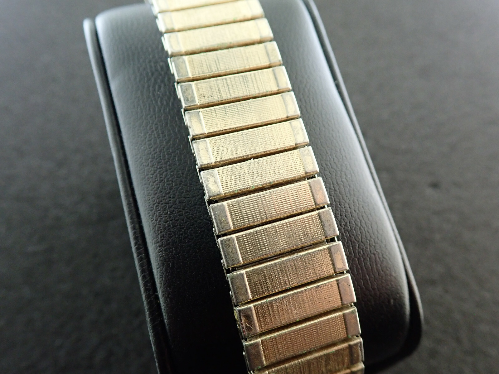 VINTAGE 27.5MM HAMILTON ESSEX WRIST WATCH WITH DRIVER STYLE LUGS – KEEPING TIME