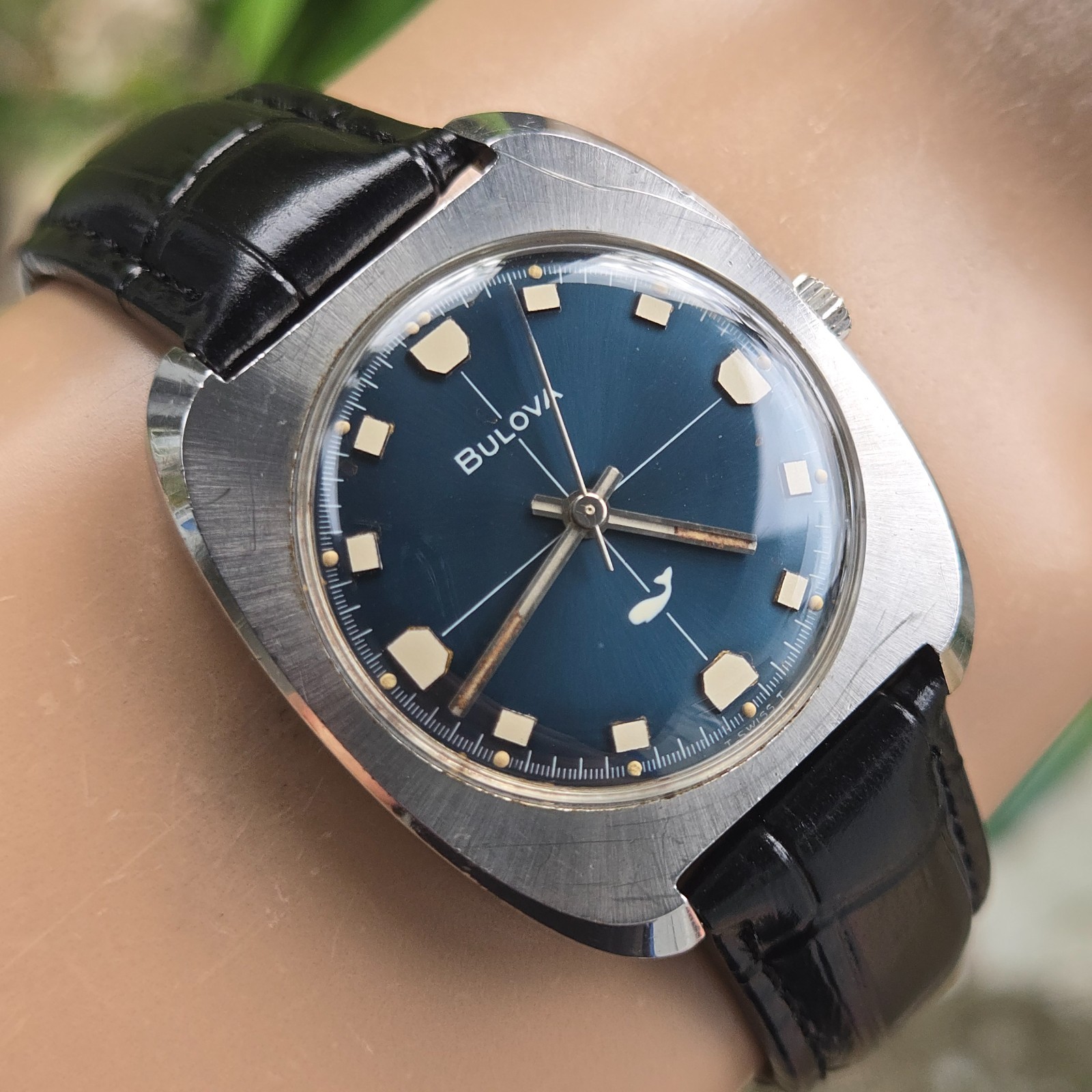 Vintage BULOVA Seaking men’s manual wind watch Blue Crosshair dial 1970