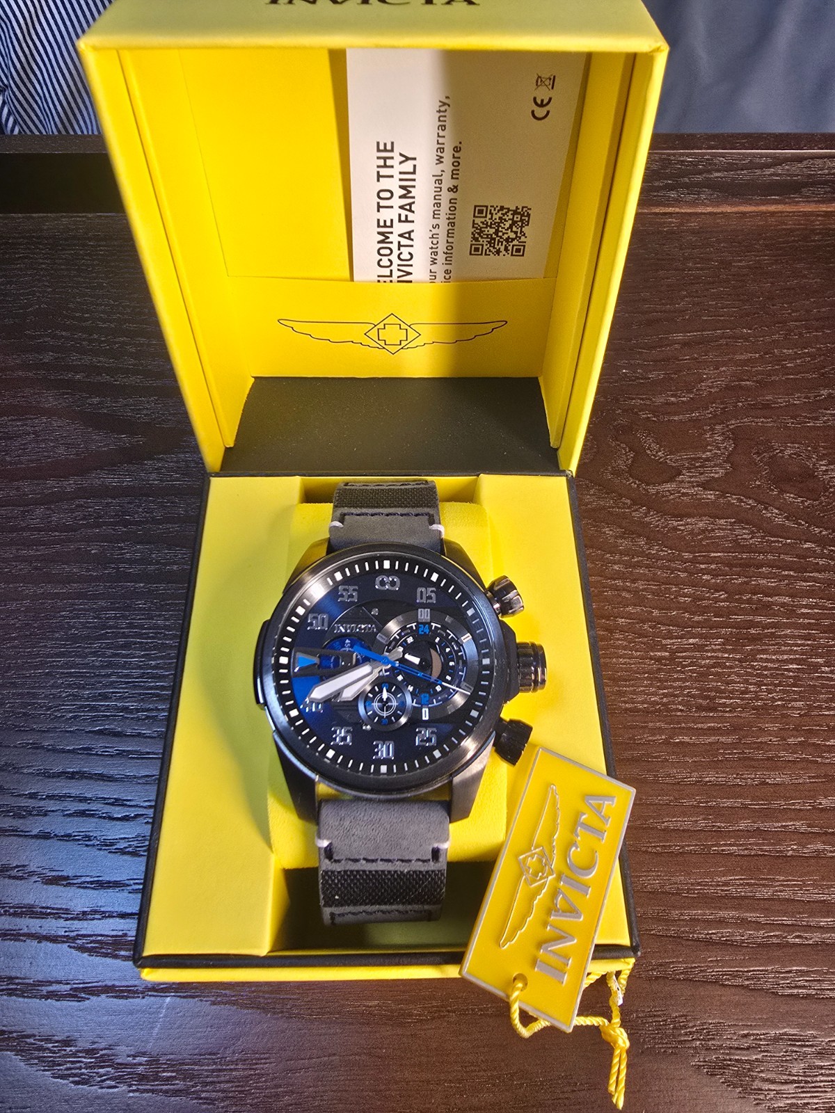 invicta mens watch 34977 blue and black dial date indicator