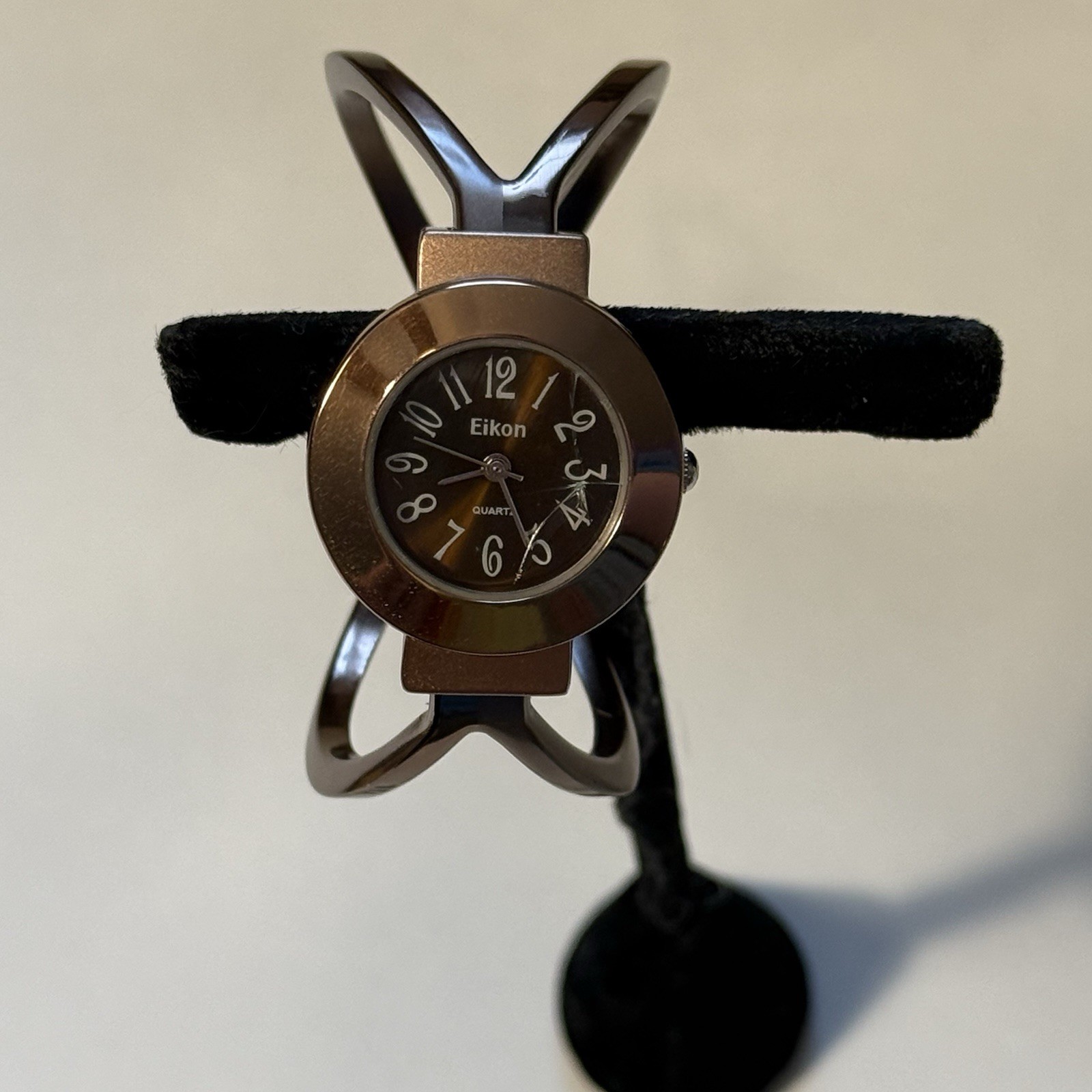 Vintage Eikon Women’s Cuff Bracelet Watch Gold Tone New Battery Cracked Crystal
